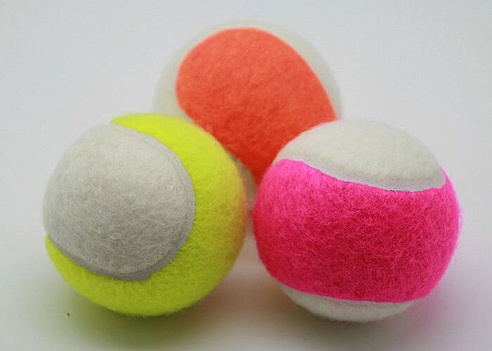 zweifarbige Tennisbälle