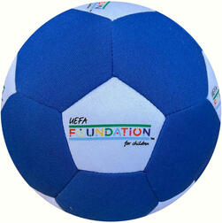 Fußball mit Textiloberfläche