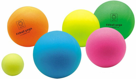 Variation offenporige formgeschäumte Softbälle